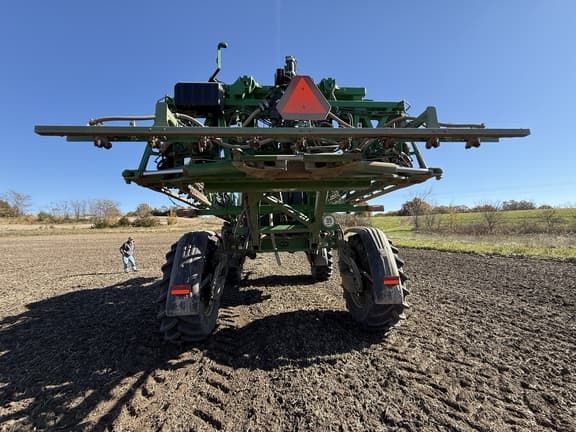 Image of John Deere 410R equipment image 3