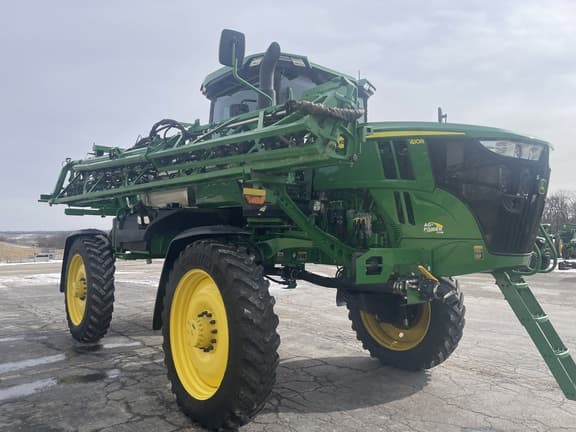 Image of John Deere 410R equipment image 1