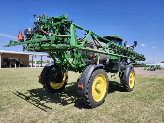 Image of John Deere 410R equipment image 4