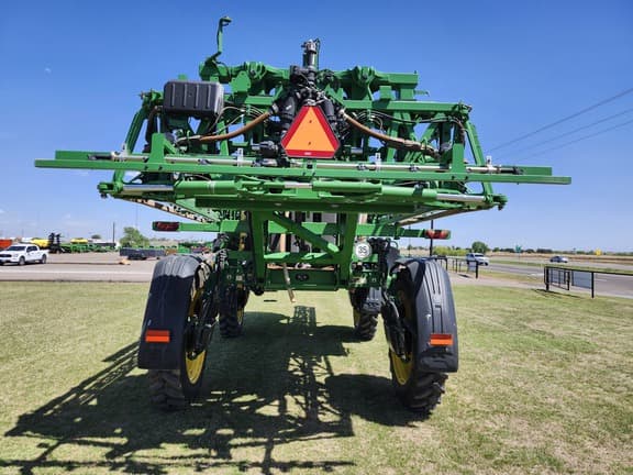 Image of John Deere 410R equipment image 3