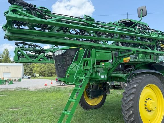 Image of John Deere 410R equipment image 1