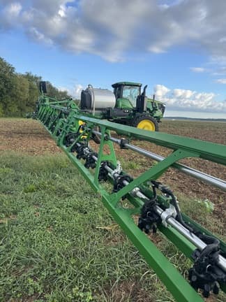 Image of John Deere 410R equipment image 4