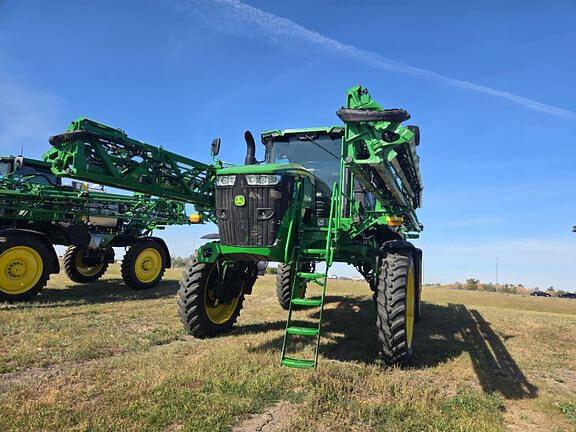 Image of John Deere 410R equipment image 3