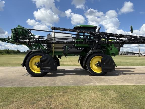 Image of John Deere 410R equipment image 4