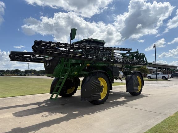 Image of John Deere 410R equipment image 3