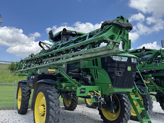 2024 John Deere 410R Equipment Image0