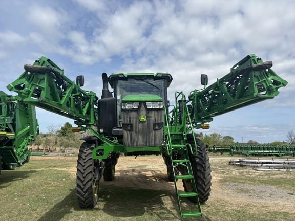 Image of John Deere 410R equipment image 2
