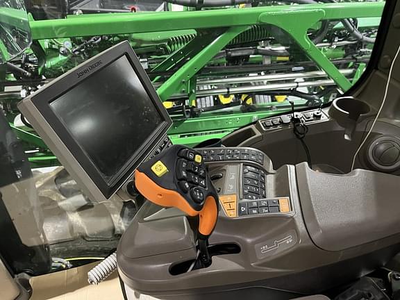 Image of John Deere 410R equipment image 3