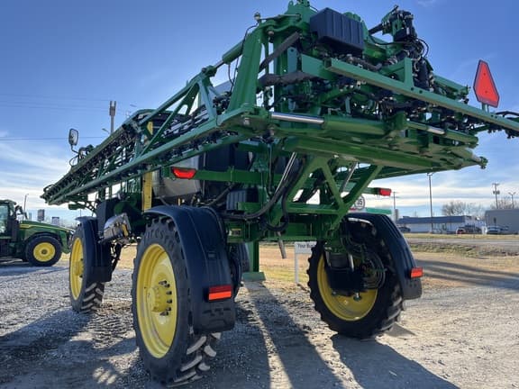 Image of John Deere 410R equipment image 3