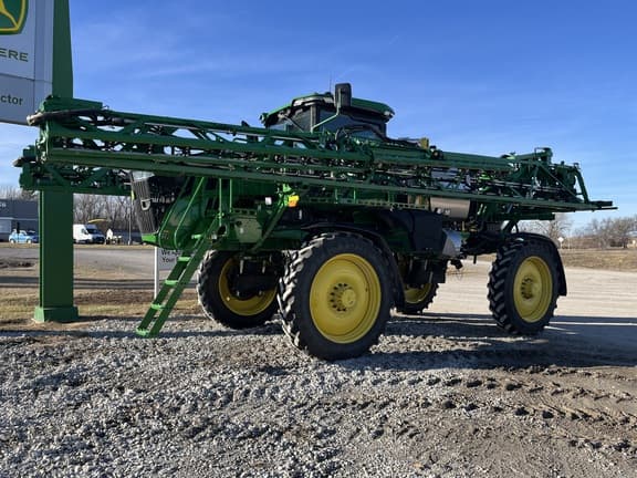 Image of John Deere 410R equipment image 1