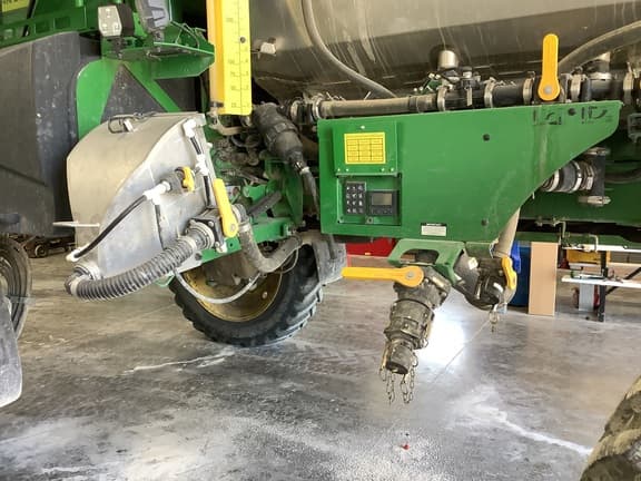 Image of John Deere 410R equipment image 4