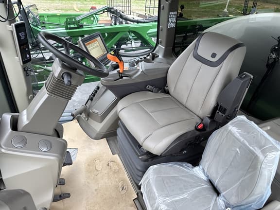 Image of John Deere 410R equipment image 1