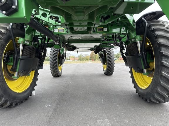 Image of John Deere 410R equipment image 2