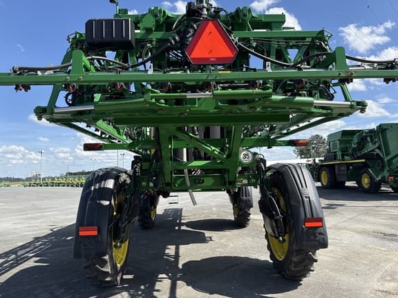 Image of John Deere 410R equipment image 3