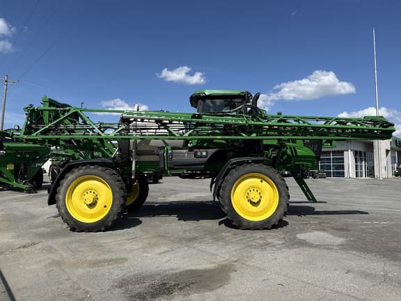 Image of John Deere 410R equipment image 4