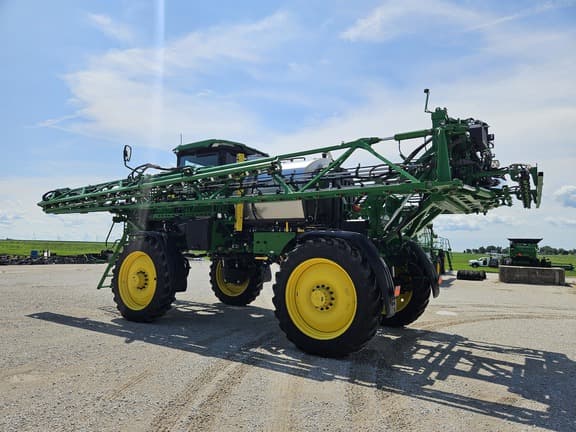 Image of John Deere 410R equipment image 2