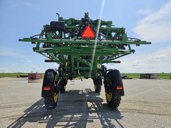 Image of John Deere 410R equipment image 4