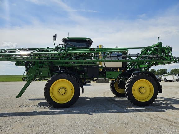 Image of John Deere 410R equipment image 1