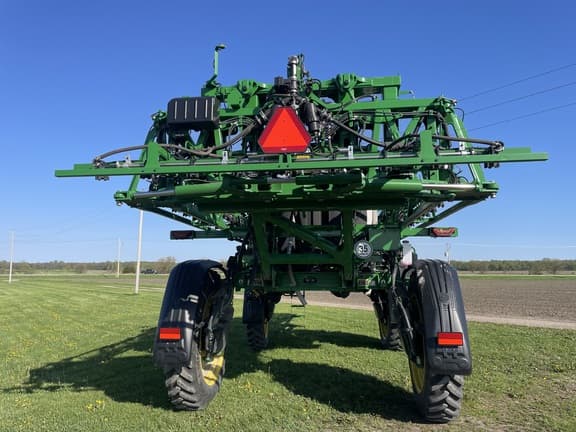 Image of John Deere 410R equipment image 1