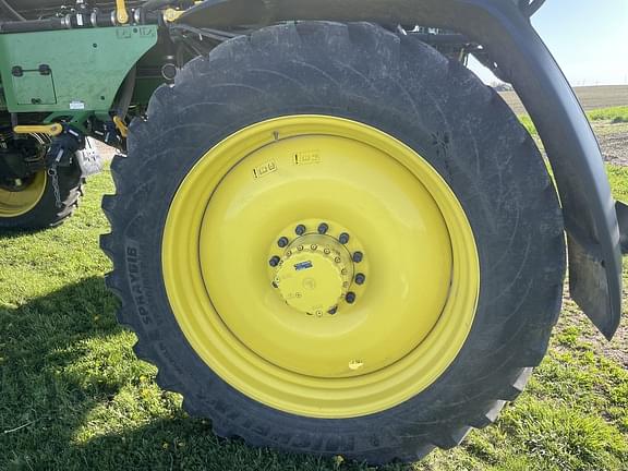 Image of John Deere 410R equipment image 4