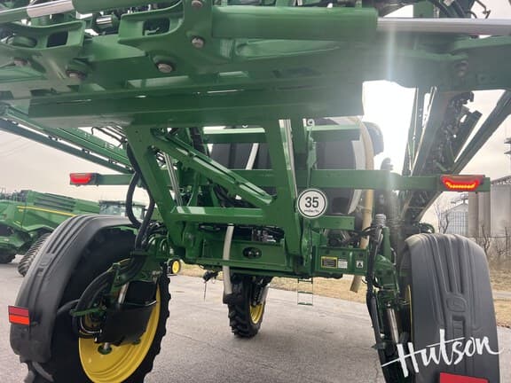 Image of John Deere 410R equipment image 4