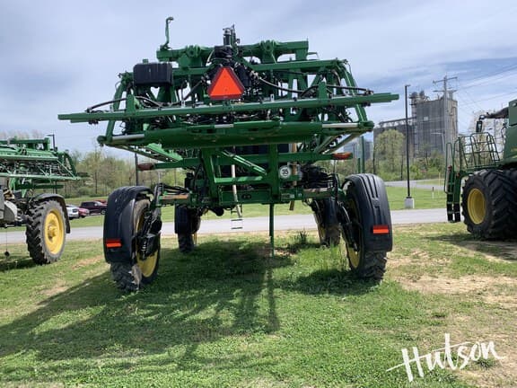 Image of John Deere 410R equipment image 4
