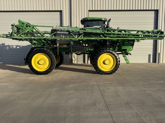 Image of John Deere 410R equipment image 4