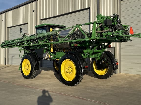 Image of John Deere 410R equipment image 3