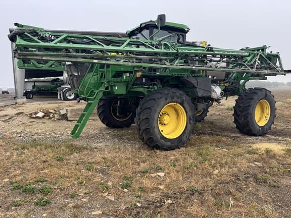 Image of John Deere 410R equipment image 3