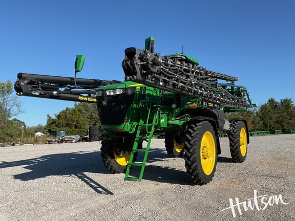 Image of John Deere 410R equipment image 1