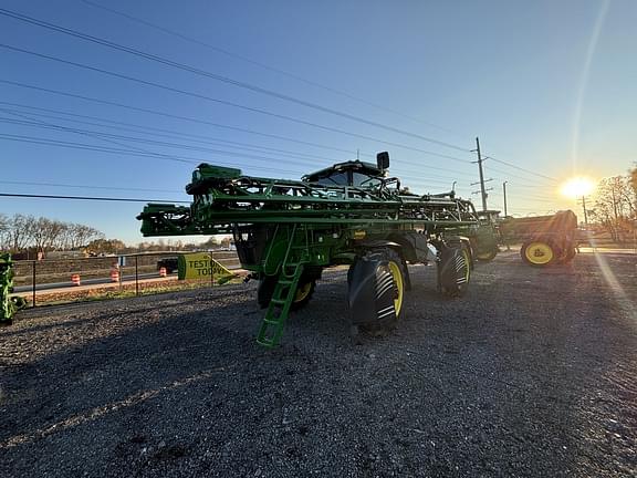 Image of John Deere 410R equipment image 3