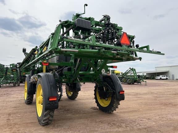 Image of John Deere 410R equipment image 4