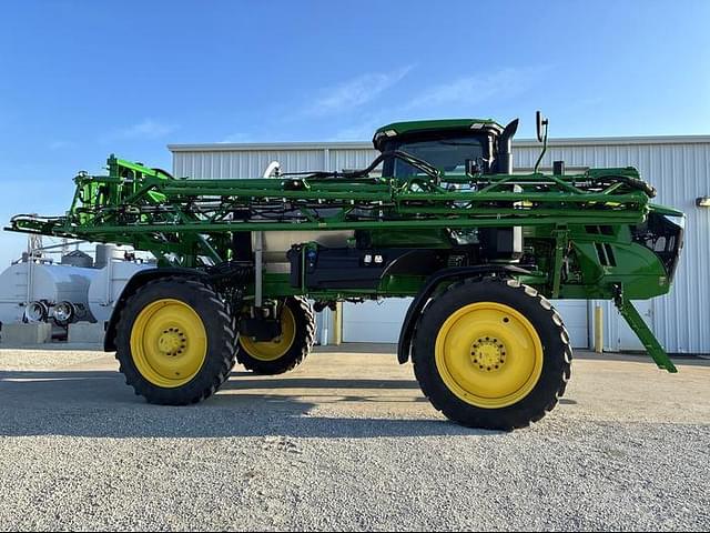 Image of John Deere 410R equipment image 4