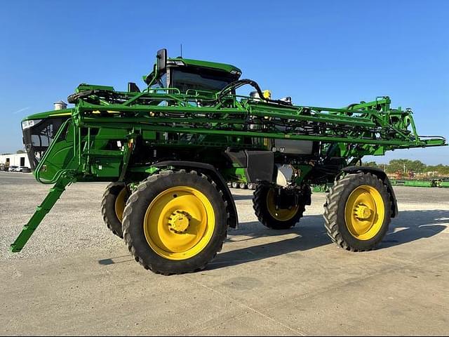 Image of John Deere 410R equipment image 1