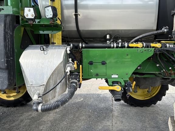 Image of John Deere 410R equipment image 4