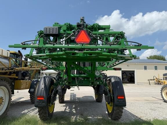 Image of John Deere 410R equipment image 3