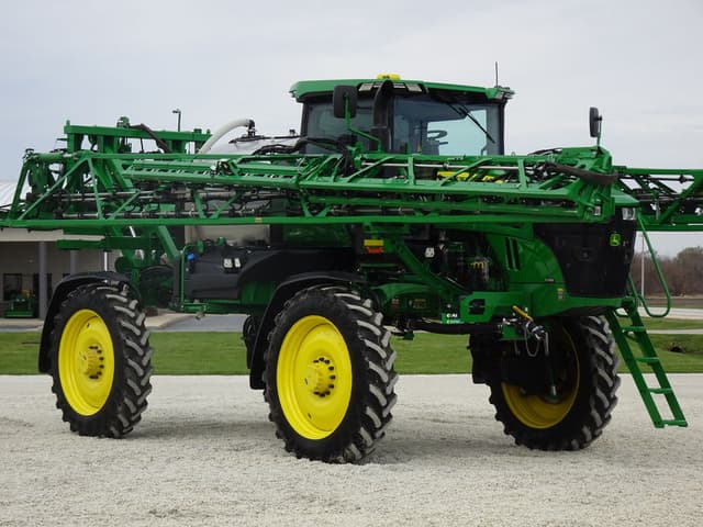 Image of John Deere 410R equipment image 3