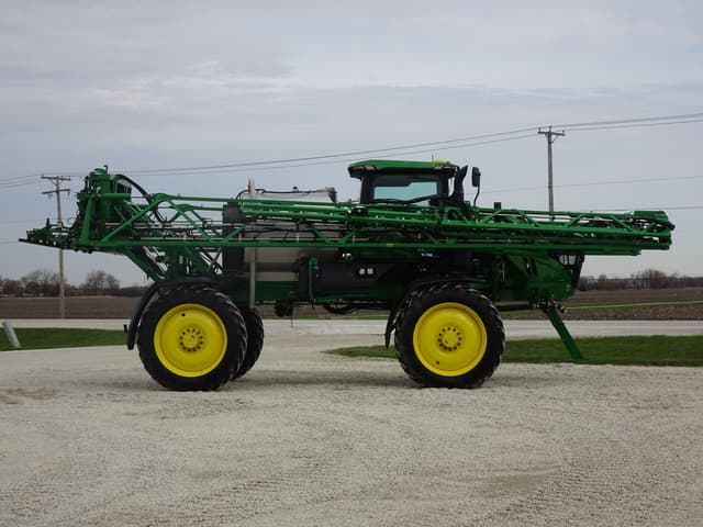 Image of John Deere 410R equipment image 4