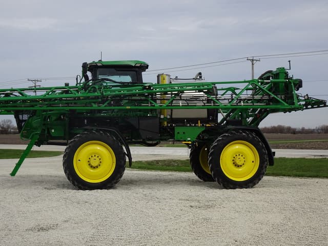 Image of John Deere 410R equipment image 2