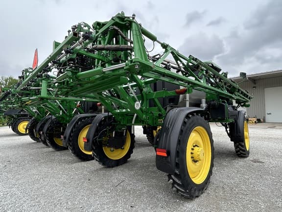 Image of John Deere 410R equipment image 3