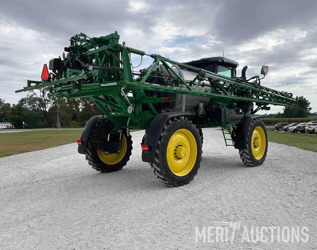 Image of John Deere 410R equipment image 4