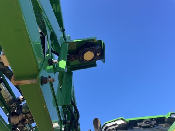 Image of John Deere 412R equipment image 3