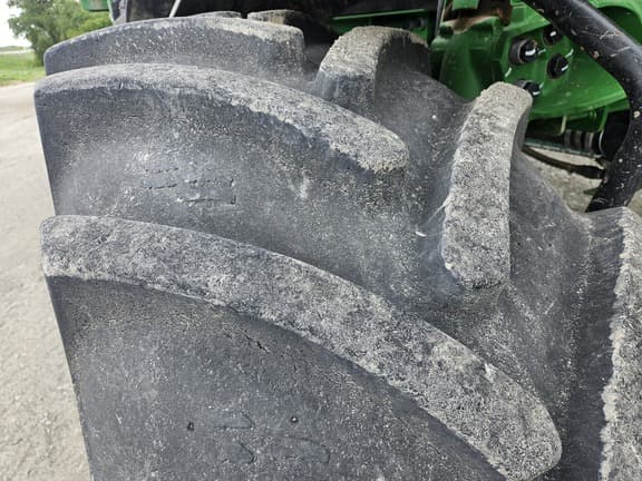 Image of John Deere 412R equipment image 3