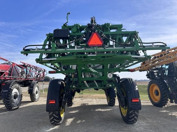 Image of John Deere 412R equipment image 4