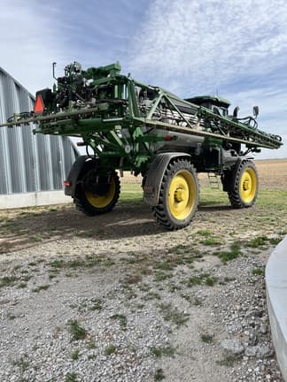 Image of John Deere 412R equipment image 4