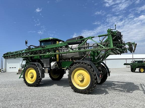 Image of John Deere 412R equipment image 4