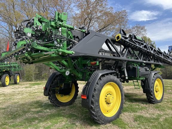 Image of John Deere 412R equipment image 3