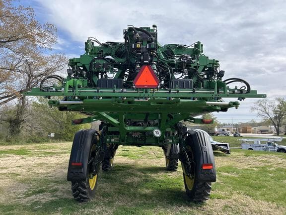 Image of John Deere 412R equipment image 4