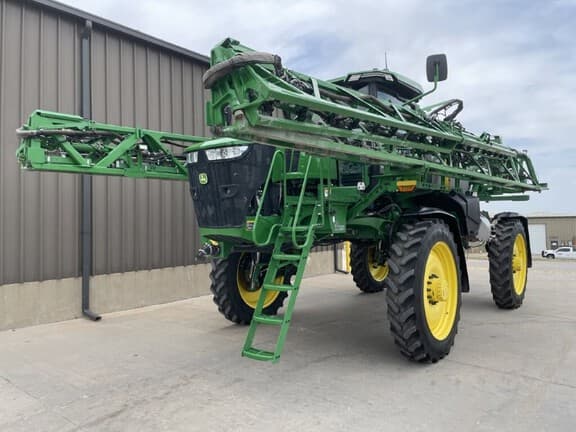 Image of John Deere 412R equipment image 3