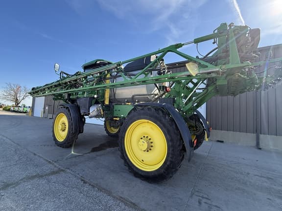 Image of John Deere 412R equipment image 4